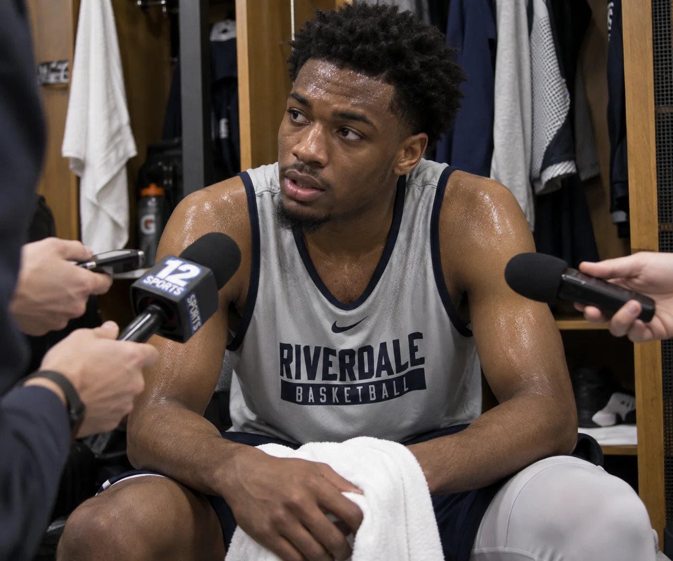Joueur de basketball interrogé après une rencontre de Summer League